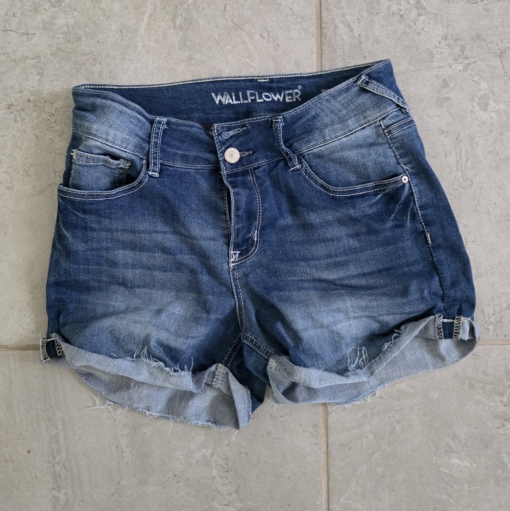 Wallflower Women's Classic Blue Jean Shorts